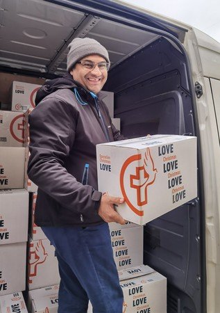 Delivering Operation Christmas Love Parcels